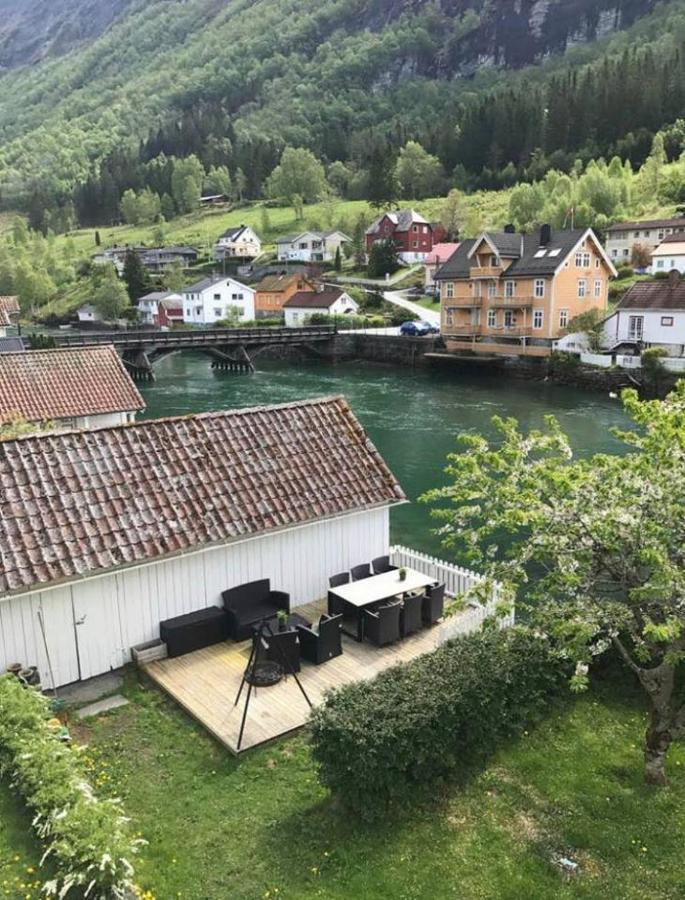 Stryn - House By The River Exterior photo